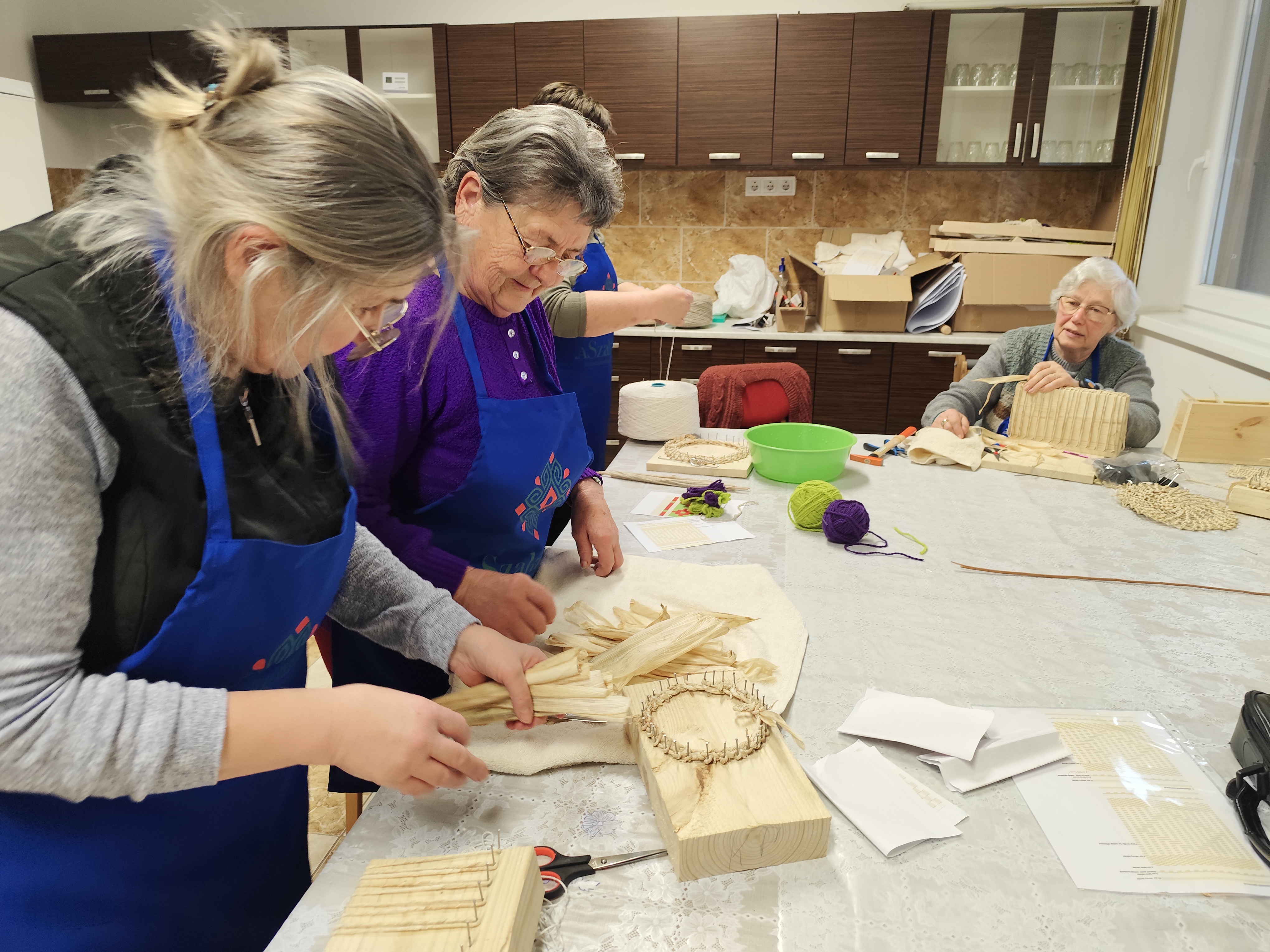 Elindultak az ASzakkör – „Tudásunkkal kézen fogva a közösségekért” program szakkörei Zala Vármegyében