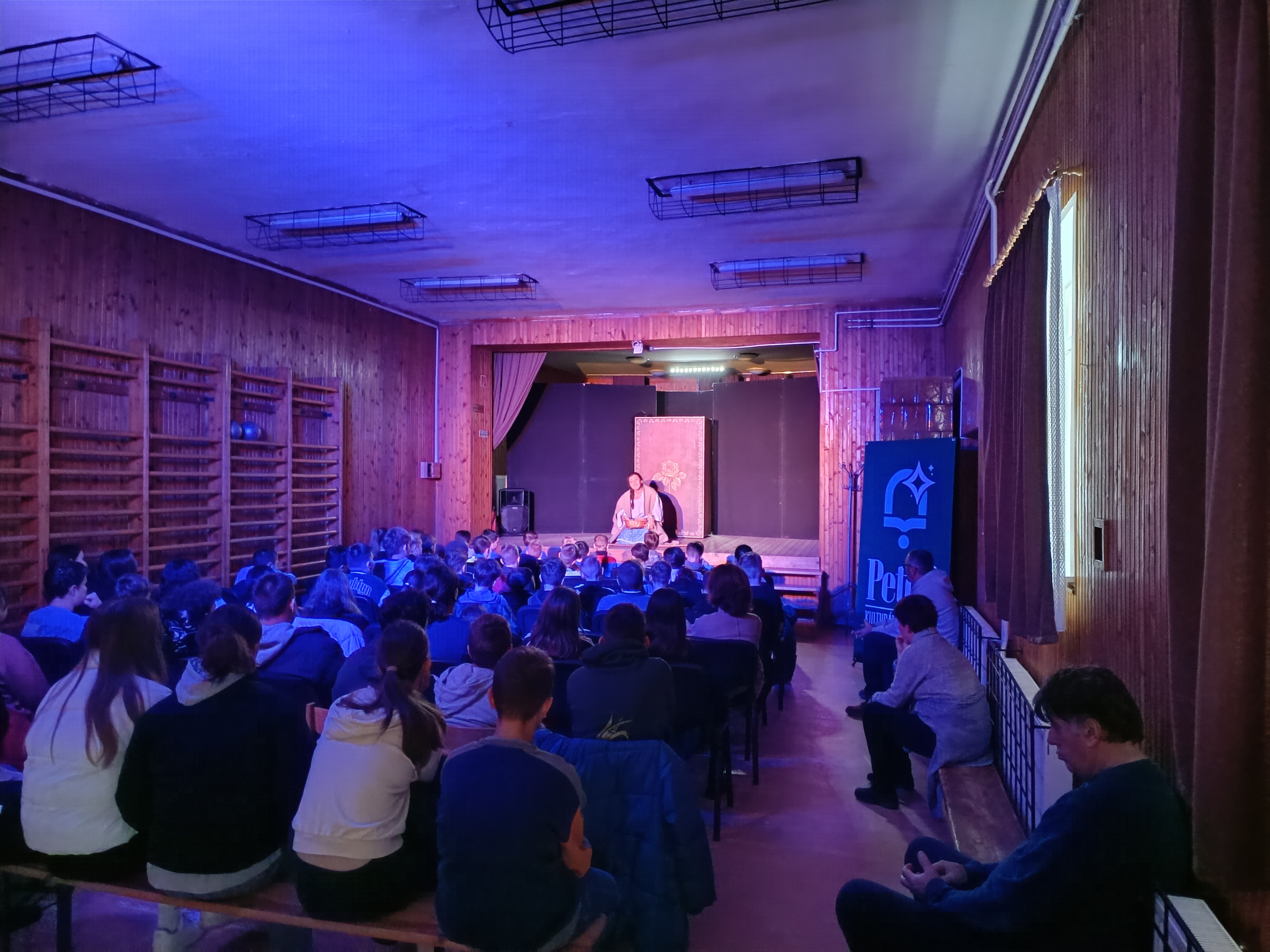 Mesés délelőtt Vát községben – János vitéz új életre kel