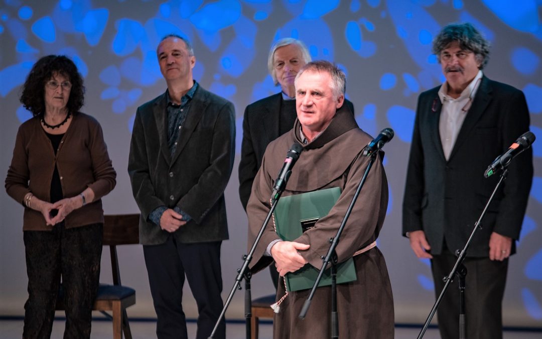 Böjte Csaba kapta a Makovecz Imre-díjat